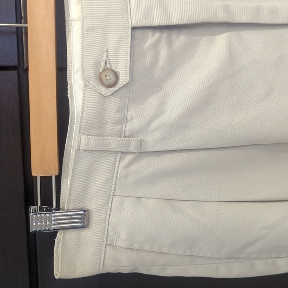 Cream Chinos with High-Waisted Straight Leg Design - Picture 2 of 4